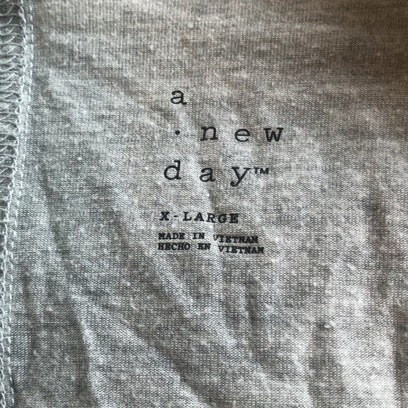 Simple grey loose tee - Picture 4 of 4
